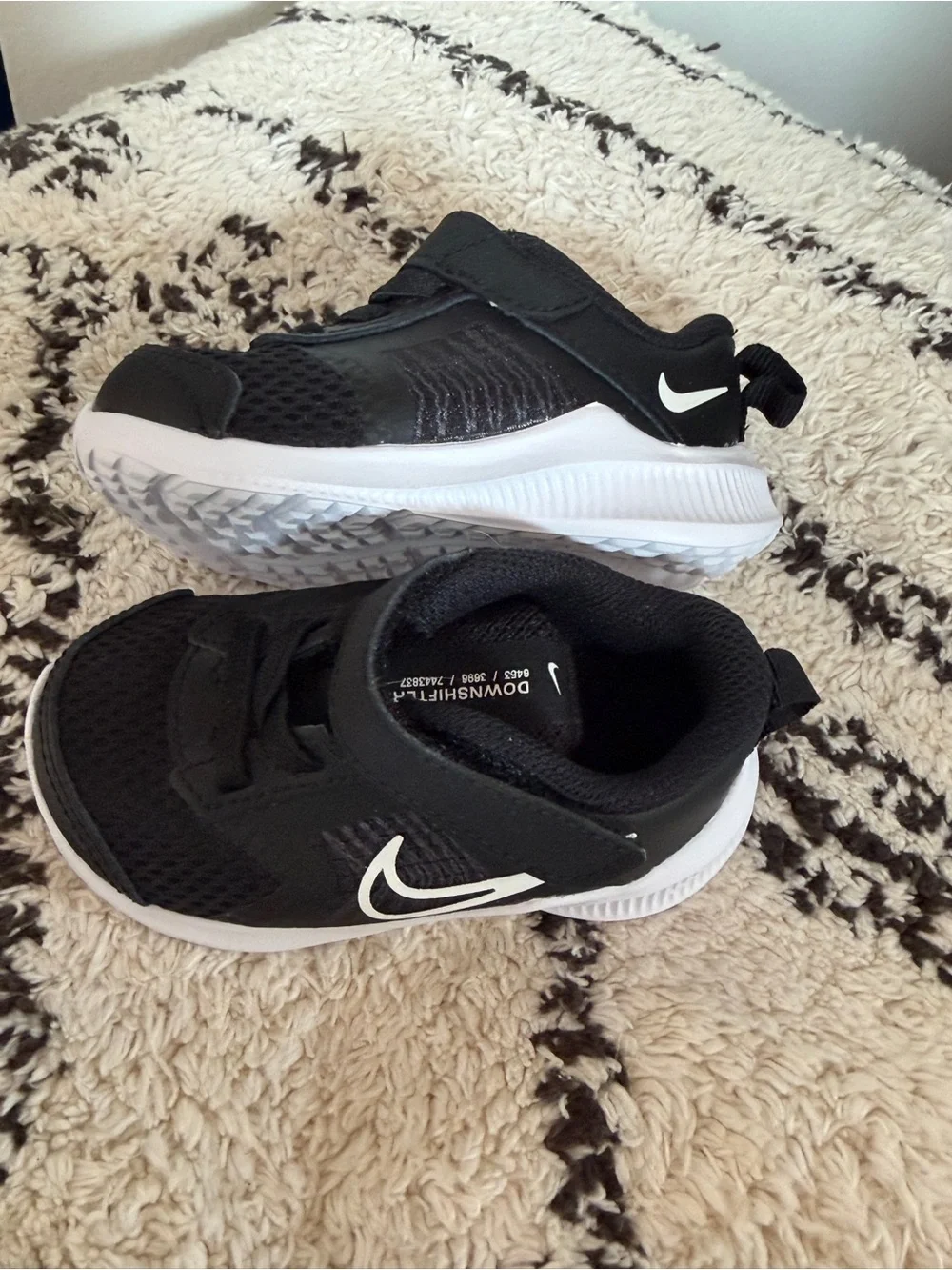 Nike Downshifter 11 Toddler Shoes Black White Hook & Loop Size 4C CZ3967-001